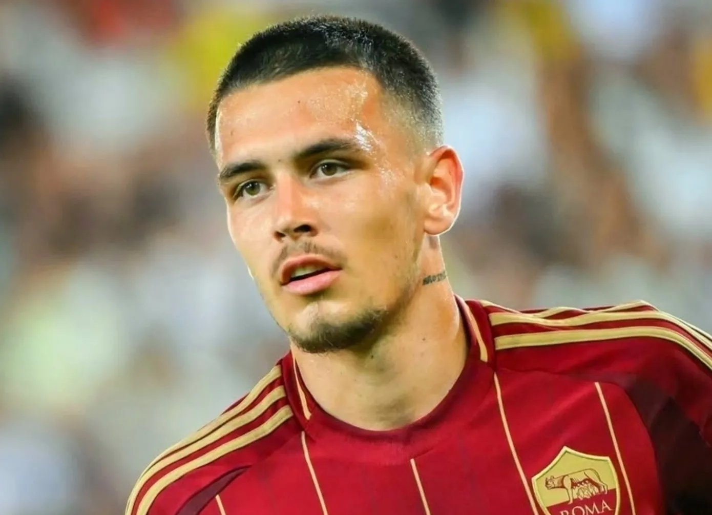 转会期欧篮联传出新动向；皇家社会更衣室发声；管理层表态：管理层满意；纪律约束更严格的简单介绍